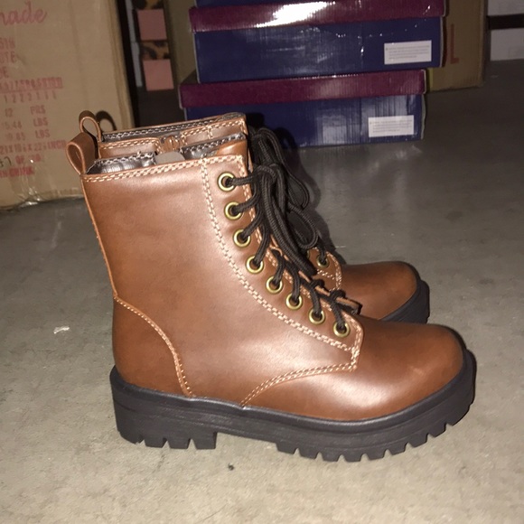 SIZE 7.5 LAST PAIR - Picture 2 of 4